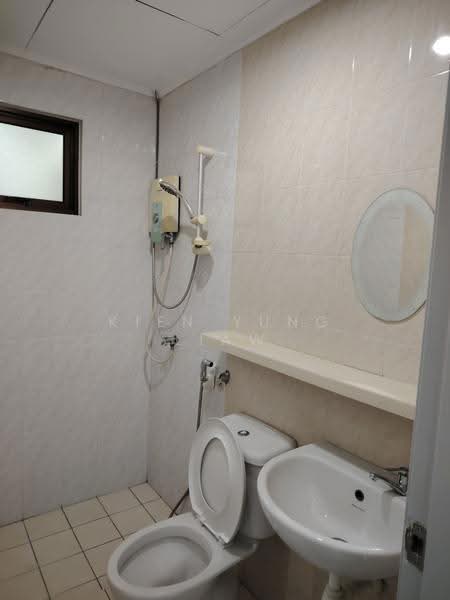Kondominium untuk Dijual di Residensi Rampai (The Parc Tower) - Kien Yung Liaw - Bathroom - PropertyGuru.com.my
