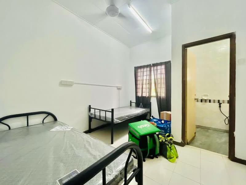 Rumah Teres 2 Tingkat untuk Dijual di Seksyen 7 (Shah Alam) - Ken Lai - Bedroom - PropertyGuru.com.my
