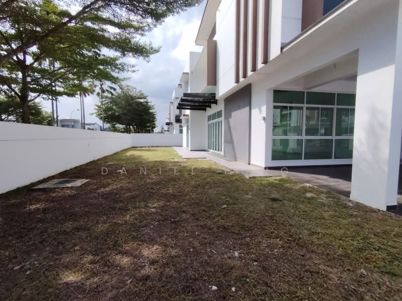 Rumah Berkembar untuk Dijual di Taman Ponderosa (Johor Bahru) - Daniel Yong - Exterior - PropertyGuru.com.my