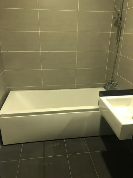Kondominium untuk Disewa di KSL D'Esplanade Residence - Jennifer Tee - Bathroom - PropertyGuru.com.my