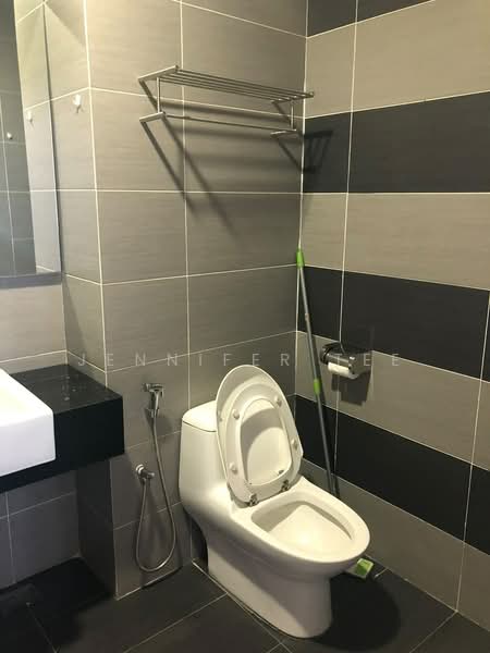 Kondominium untuk Disewa di KSL D'Esplanade Residence - Jennifer Tee - Bathroom - PropertyGuru.com.my