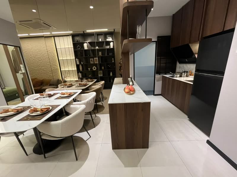 Kediaman Servis untuk Dijual di The Address @ Maxim Pelangi - Samuel Lee - Kitchen - PropertyGuru.com.my
