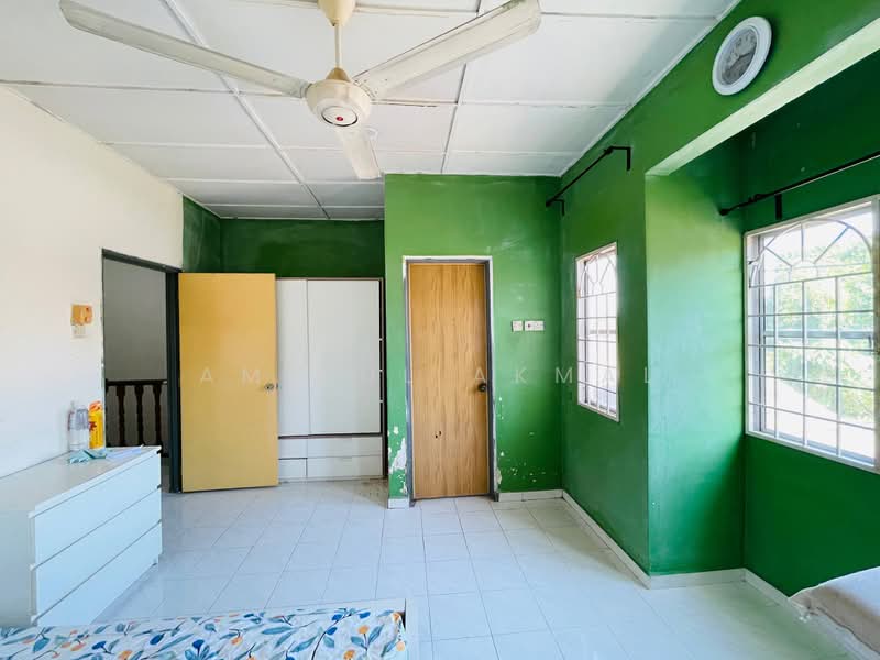 Rumah Teres 2-Tingkat untuk Dijual di Taman Rawang Perdana (Rawang) - Amirul Akmal - Bedroom - PropertyGuru.com.my
