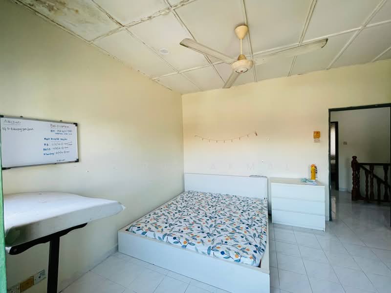 Rumah Teres 2-Tingkat untuk Dijual di Taman Rawang Perdana (Rawang) - Amirul Akmal - Bedroom - PropertyGuru.com.my