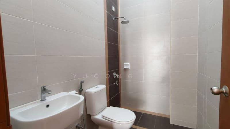 Rumah Berkembar untuk Dijual di Austin Heights (Tebrau) - Yucong . - Bathroom - PropertyGuru.com.my