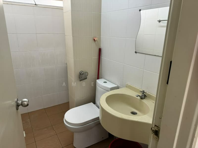Kondominium untuk Dijual di Platinum Lake PV 16 - Amber Ng - Bathroom - PropertyGuru.com.my