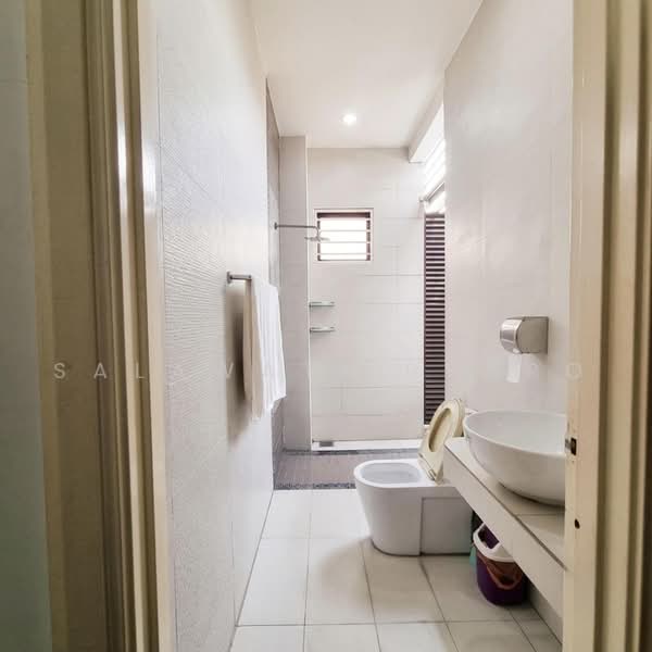 Rumah Berkembar untuk Dijual di Sungai Buloh (Selangor) - Salawati Busro - Bathroom - PropertyGuru.com.my