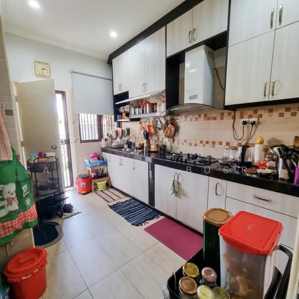 Rumah Berkembar untuk Dijual di Sungai Buloh (Selangor) - Salawati Busro - Kitchen - PropertyGuru.com.my