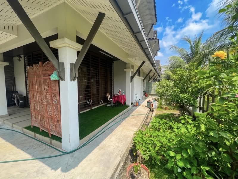 Rumah Berkembar untuk Dijual di Sungai Buloh (Selangor) - Salawati Busro - Exterior - PropertyGuru.com.my