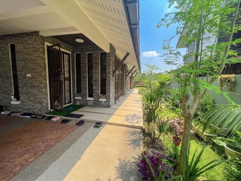 Rumah Berkembar untuk Dijual di Sungai Buloh (Selangor) - Salawati Busro - Exterior - PropertyGuru.com.my