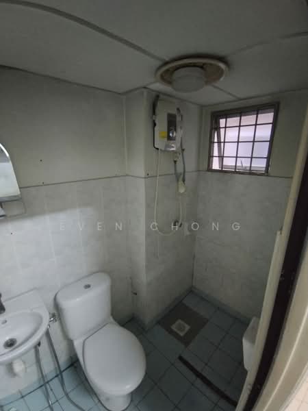 Pangsapuri untuk Dijual di Aliran Damai - Even Chong - Bathroom - PropertyGuru.com.my
