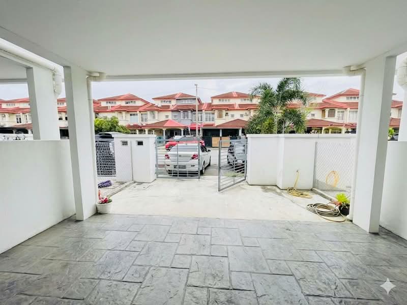 Rumah Teres 2 Tingkat untuk Dijual di Taman Langat Murni (Tanjong Duabelas) - Amirul Akmal - Exterior - PropertyGuru.com.my