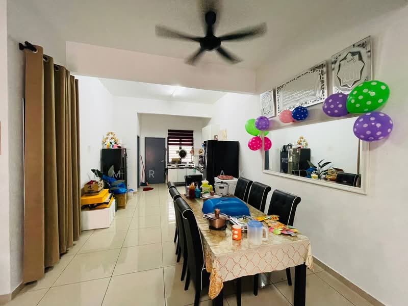 Rumah Teres 2 Tingkat untuk Dijual di Taman Langat Murni (Tanjong Duabelas) - Amirul Akmal - Dining Room - PropertyGuru.com.my