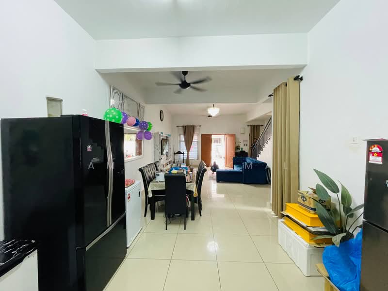 Rumah Teres 2 Tingkat untuk Dijual di Taman Langat Murni (Tanjong Duabelas) - Amirul Akmal - Dining Room - PropertyGuru.com.my