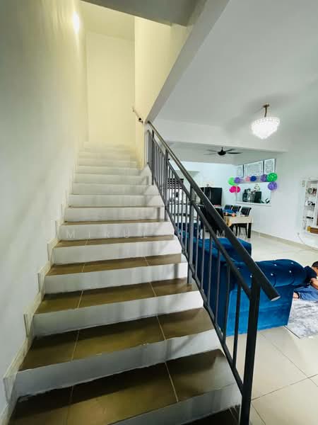 Rumah Teres 2 Tingkat untuk Dijual di Taman Langat Murni (Tanjong Duabelas) - Amirul Akmal - Living Room - PropertyGuru.com.my