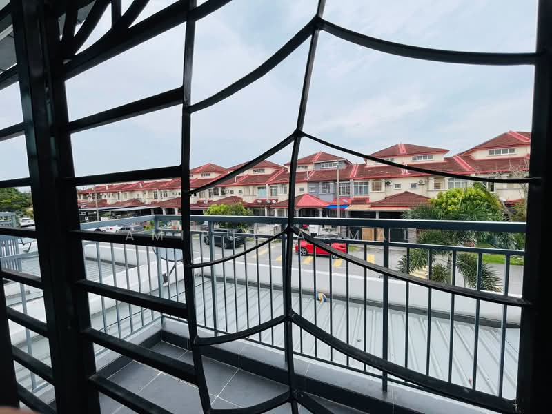 Rumah Teres 2 Tingkat untuk Dijual di Taman Langat Murni (Tanjong Duabelas) - Amirul Akmal - Exterior - PropertyGuru.com.my
