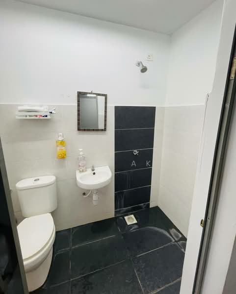 Rumah Teres 2 Tingkat untuk Dijual di Taman Langat Murni (Tanjong Duabelas) - Amirul Akmal - Bathroom - PropertyGuru.com.my
