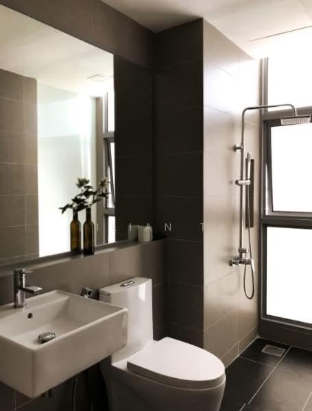 Kondominium untuk Dijual di Dwiputra Residences - Lilian Ta - Bathroom - PropertyGuru.com.my