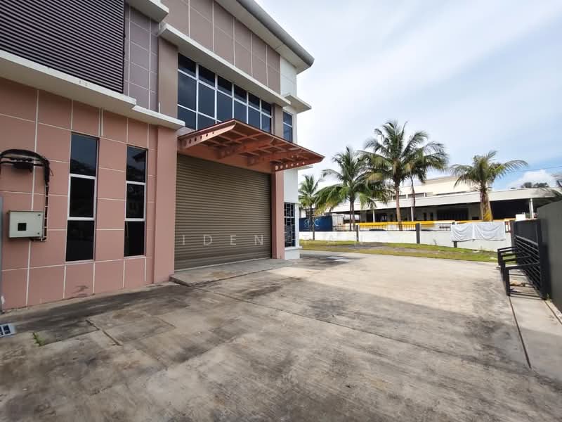 Cluster Factory for Rent in Taman Lagenda Putra (Kulai) - Iden Tan - Exterior - PropertyGuru.com.my