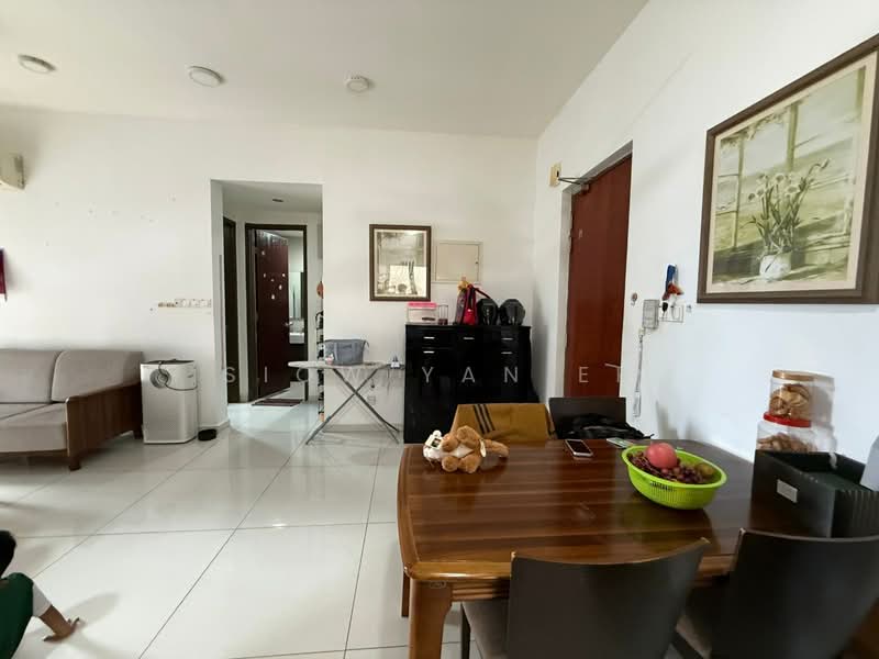 Condominium for Sale at Amberside @ Country Garden Danga Bay - Siow Yan Er - Living Room - PropertyGuru.com.my