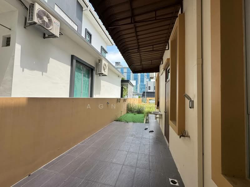 Semi-Detached House for Sale in Taman Nusa Bestari (Iskandar Puteri (Nusajaya)) - Agnes . - PropertyGuru.com.my