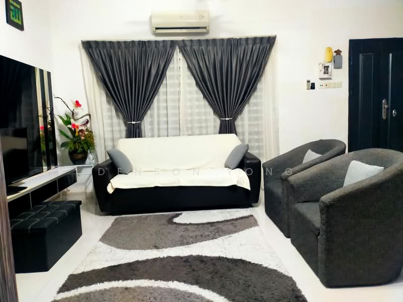 Rumah Teres 2 Tingkat untuk Disewa di Semenyih (Selangor) - Denson Yong - Living Room - PropertyGuru.com.my