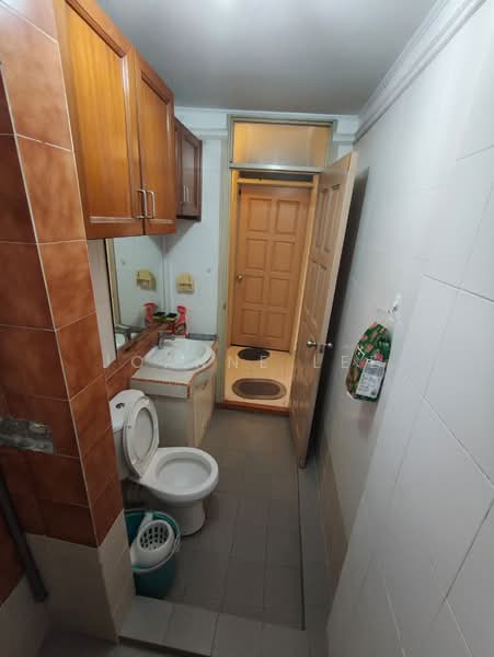 Apartment for Rent at Hilltop Apartment - Joanne Lee - Bathroom - PropertyGuru.com.my