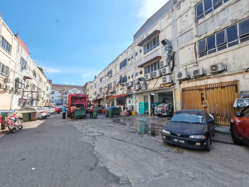 Shop for Sale in Seri Kembangan (Selangor) - Jeno Poon - Exterior - PropertyGuru.com.my