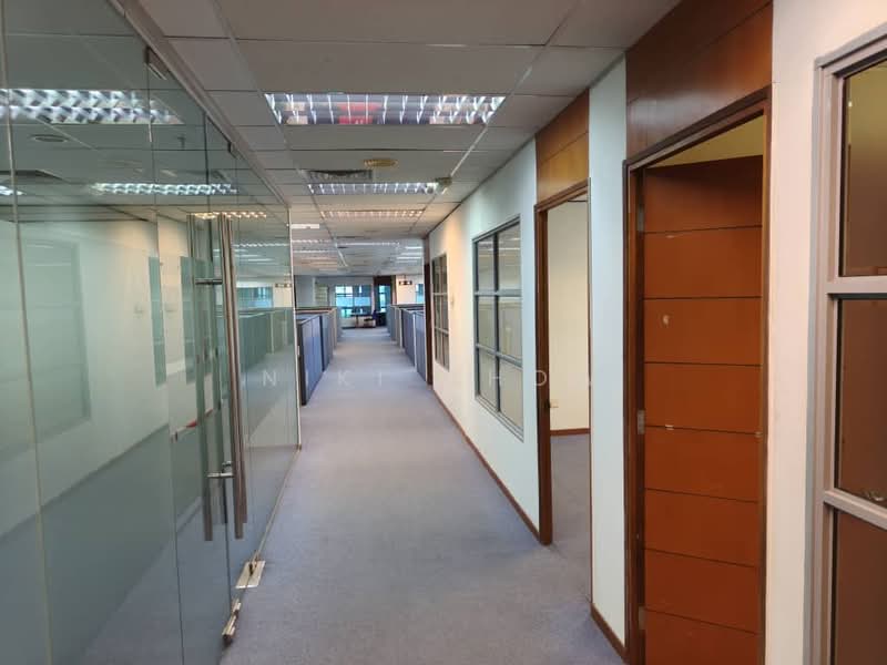 Office for Rent in Shah Alam (Selangor) - Niki Chow - Corridor - PropertyGuru.com.my
