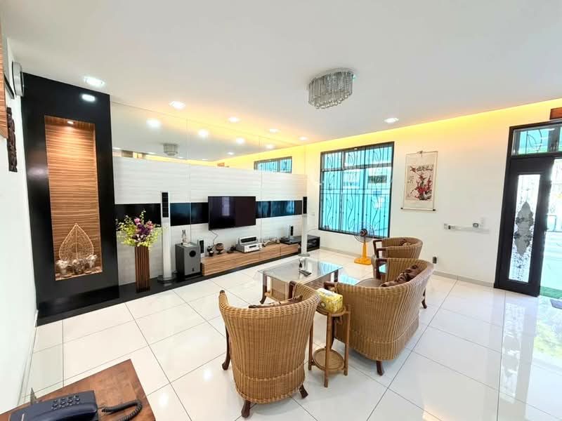 Rumah Teres 2 Tingkat untuk Dijual di Setia Tropika (Johor Bahru) - Karl Lim - Living Room - PropertyGuru.com.my