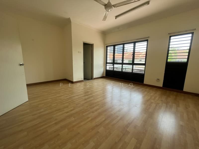 2-storey Terraced House for Rent in Pandamaran (Klang) - Pepsi Ang - Living Room - PropertyGuru.com.my