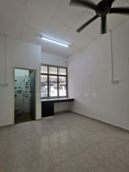 Rumah Teres 1-Tingkat untuk Dijual di Taman Daya (Johor Bahru) - Joyce Ong - Bathroom - PropertyGuru.com.my