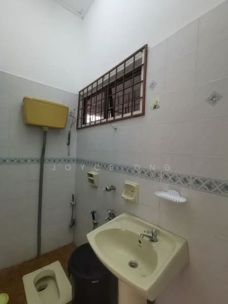 Rumah Teres 1-Tingkat untuk Dijual di Taman Daya (Johor Bahru) - Joyce Ong - Bathroom - PropertyGuru.com.my