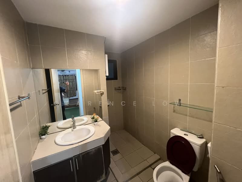 Pangsapuri untuk Disewa di Larkin Residence (Phase One) - Clarence Low - Bathroom - PropertyGuru.com.my