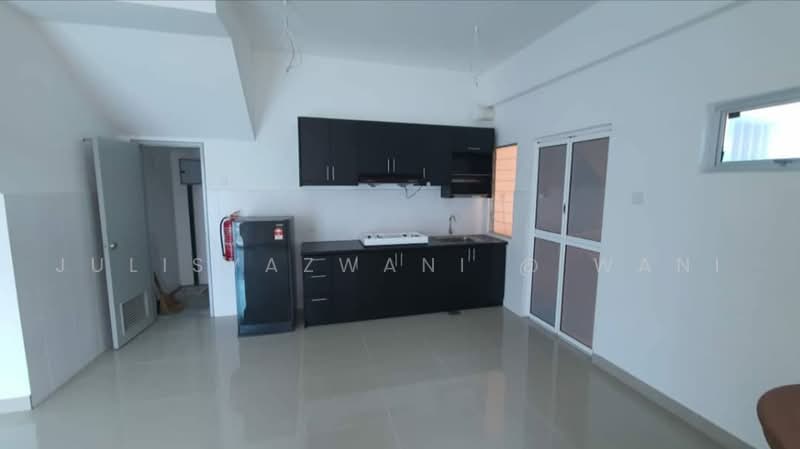 Townhouse for Rent in Dengkil (Selangor) - Julisyazwani @ Wani - Kitchen - PropertyGuru.com.my