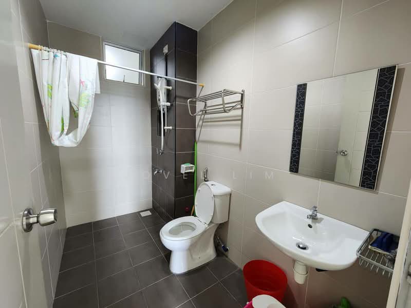 Apartment for Sale at East Bay (Seri Bayan) - Jovel Lim - Bathroom - PropertyGuru.com.my
