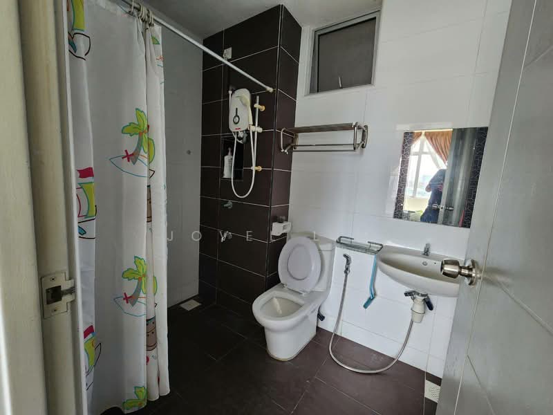 Apartment for Sale at East Bay (Seri Bayan) - Jovel Lim - Bathroom - PropertyGuru.com.my