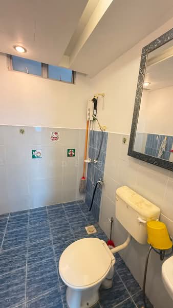 Apartment for Sale at Indah Court Apartment - Jade Gan - Bathroom - PropertyGuru.com.my
