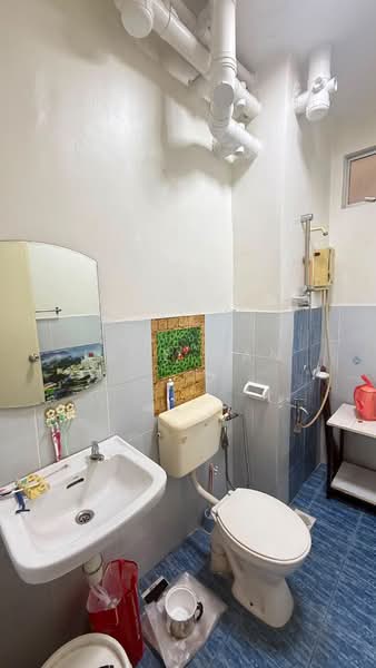Apartment for Sale at Indah Court Apartment - Jade Gan - Bathroom - PropertyGuru.com.my