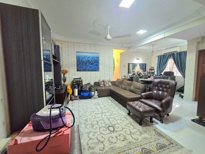 2-storey Terraced House for Sale in Kota Damansara (Selangor) - Azrul Ismail - Living Room - PropertyGuru.com.my