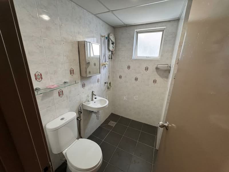 Condominium for Rent at Puncak Nusa Kelana - Loh KC - Bathroom - PropertyGuru.com.my