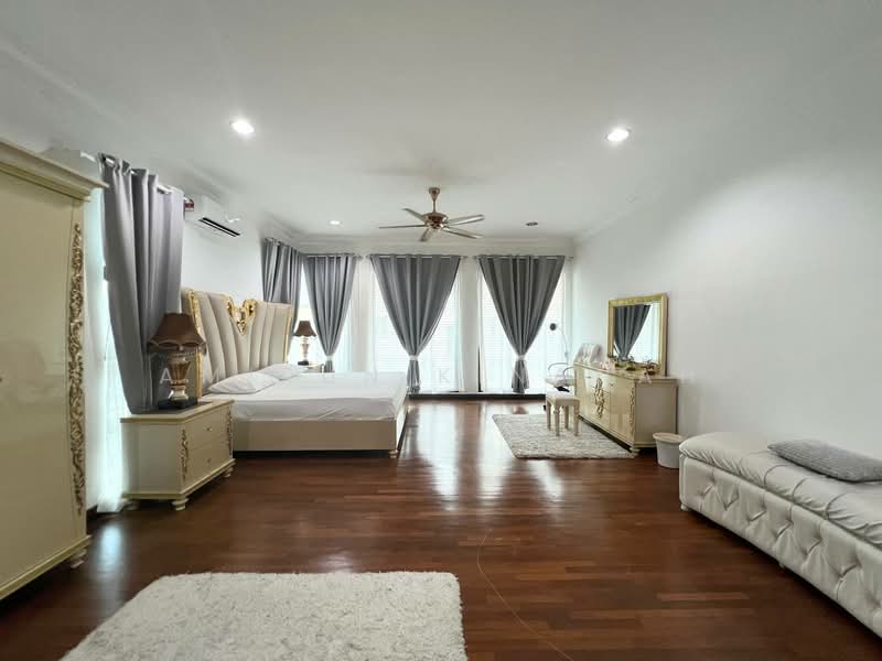 Rumah Berkembar untuk Disewa di Subang Jaya (Selangor) - Amirun Kinanah - Master Bedroom - PropertyGuru.com.my