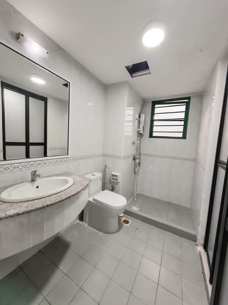 Condominium for Rent at The Straits View Condominium - SJ CHAN - Bathroom - PropertyGuru.com.my