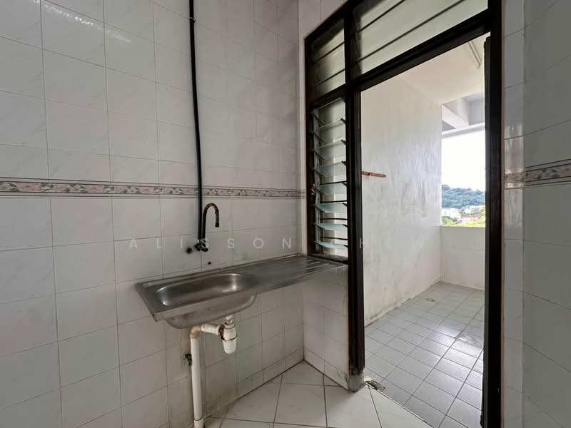 Pangsapuri untuk Dijual di Desa Universiti - Alisson Chew - Balcony - PropertyGuru.com.my