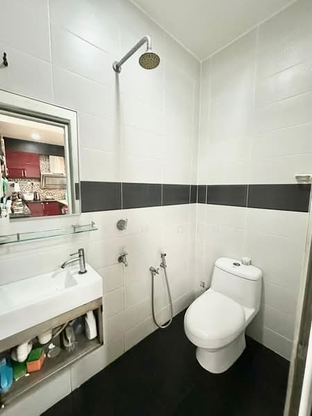 Rumah Teres 2-Tingkat untuk Dijual di Taman Desa Permai (Kapar) - Farah Dina - Bathroom - PropertyGuru.com.my
