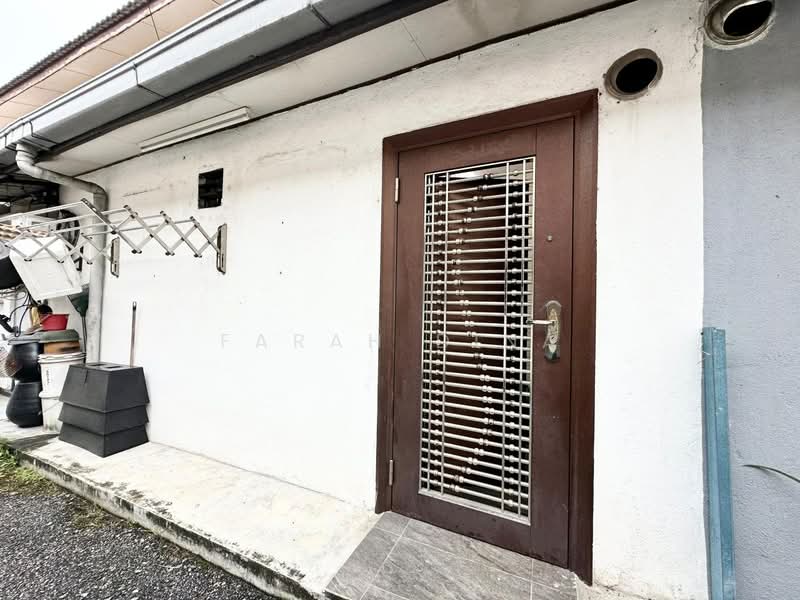 Rumah Teres 2-Tingkat untuk Dijual di Taman Desa Permai (Kapar) - Farah Dina - Exterior - PropertyGuru.com.my