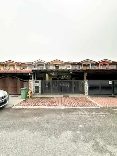 Rumah Teres 2-Tingkat untuk Dijual di Taman Desa Permai (Kapar) - Farah Dina - Exterior - PropertyGuru.com.my