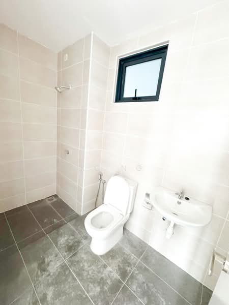 Kondominium untuk Disewa di Alstonia Residence - KC Ng - Bathroom - PropertyGuru.com.my