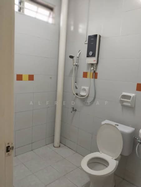 Rumah Teres 2 Tingkat untuk Disewa di Taman Desa Tebrau (Tebrau) - Alfred Yap - Bathroom - PropertyGuru.com.my