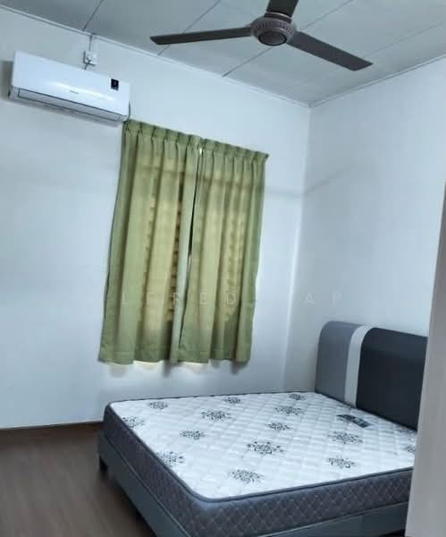 Rumah Teres 2 Tingkat untuk Disewa di Taman Desa Tebrau (Tebrau) - Alfred Yap - Bedroom - PropertyGuru.com.my